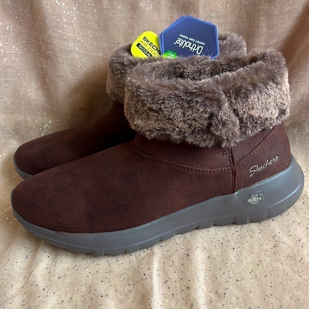 Brand New Skechers Brown Faux Fur Air Cooled Goga Mat Pull On Ankle Boots